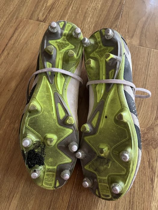 Vand ghete fotbal predator adidas