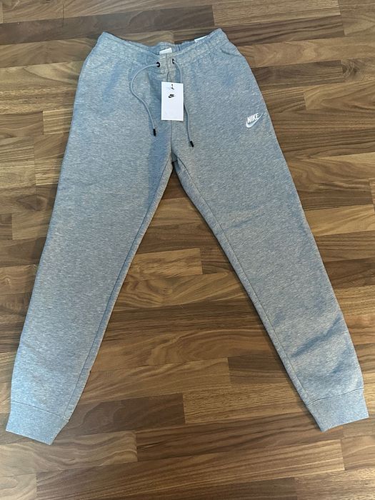 Дамска долница Nike GYM PANT