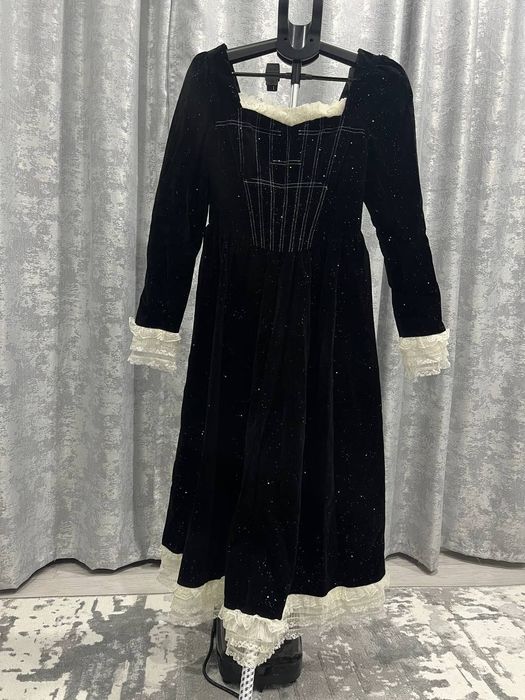 Платья,  состояние отличное