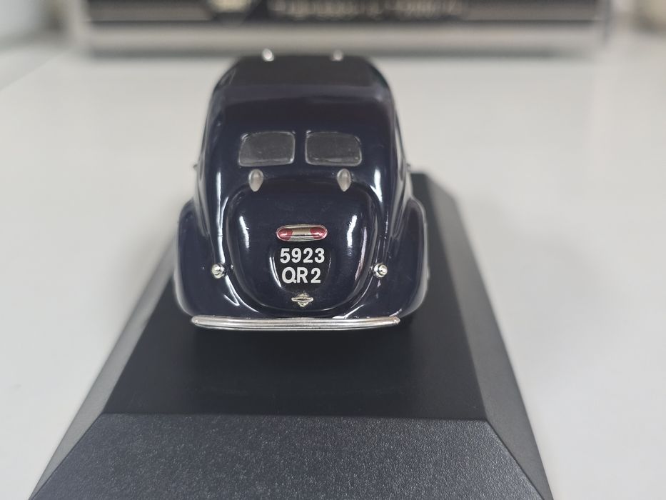 Macheta Peugeot 402 Norev 1/43