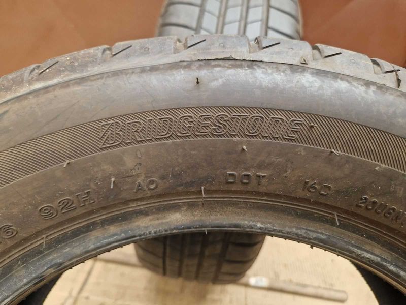 2 Bridgestone R16 205/60
летни гуми
DOT1824
