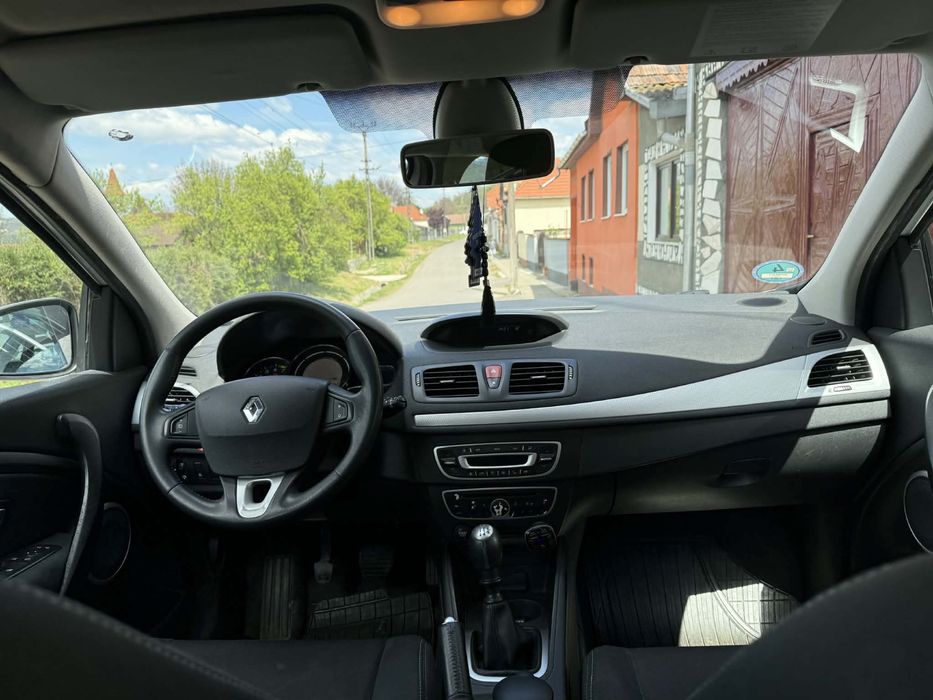 Vand Renault Megane 3 Hatchback 1.6 Benzina