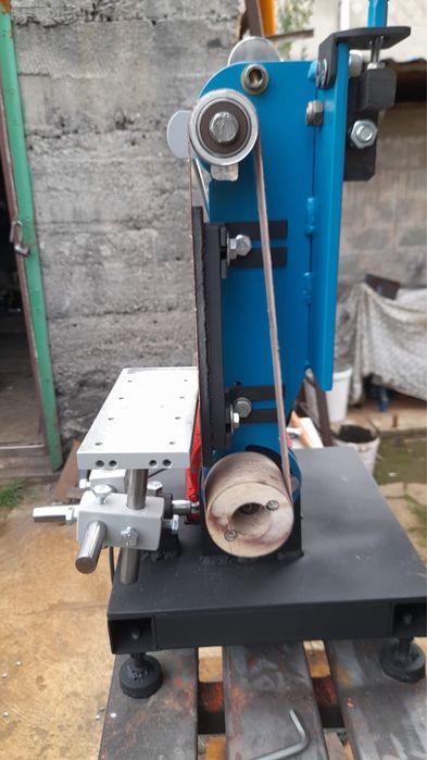 Продам гриндер Adems