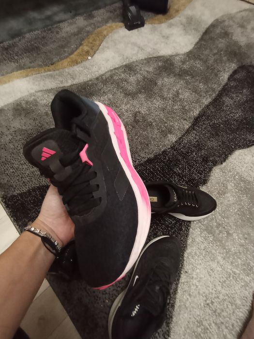 Дамски обувки и маратонки номер 37