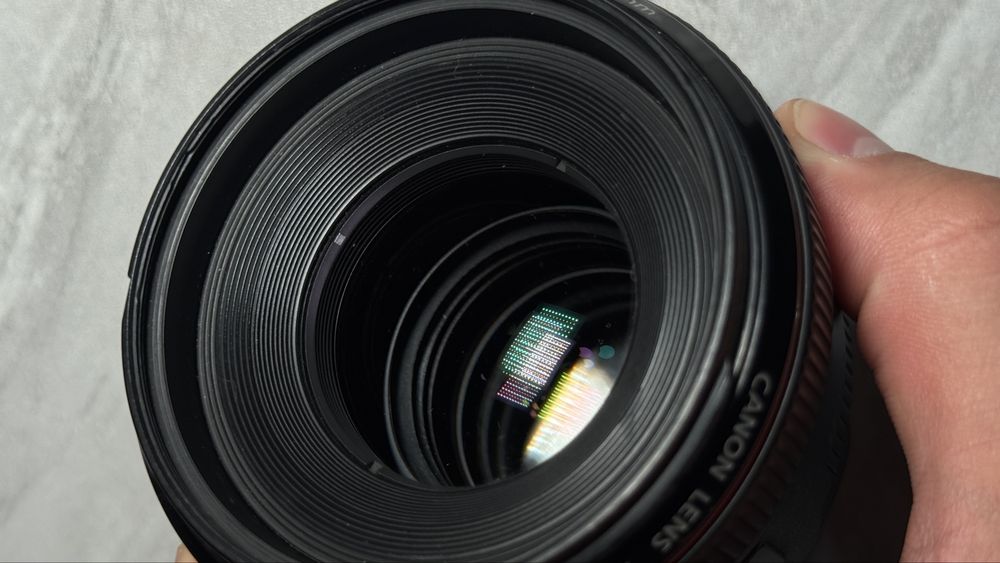 Canon EF 50mm f/1.2L USM
