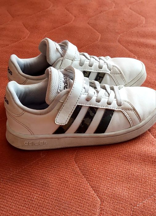 Детски маратонки Адидас номер 28