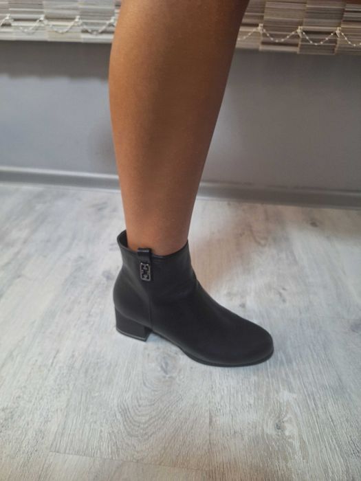 Продавам  нови дамски   боти