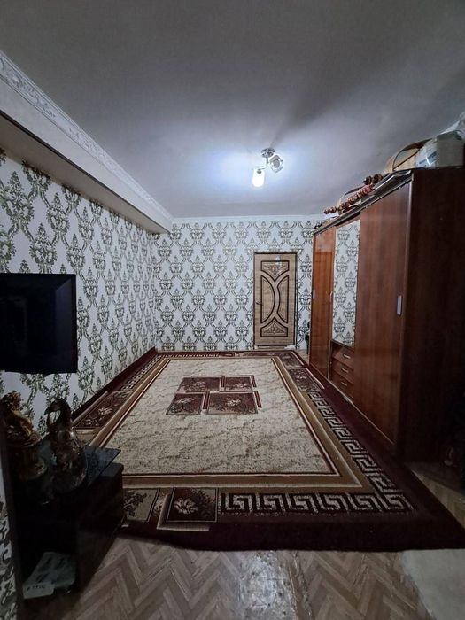 Navoiy shahrida 2 xona katta kvadratli uyimiz sotiladi tryoxlestnikdom
