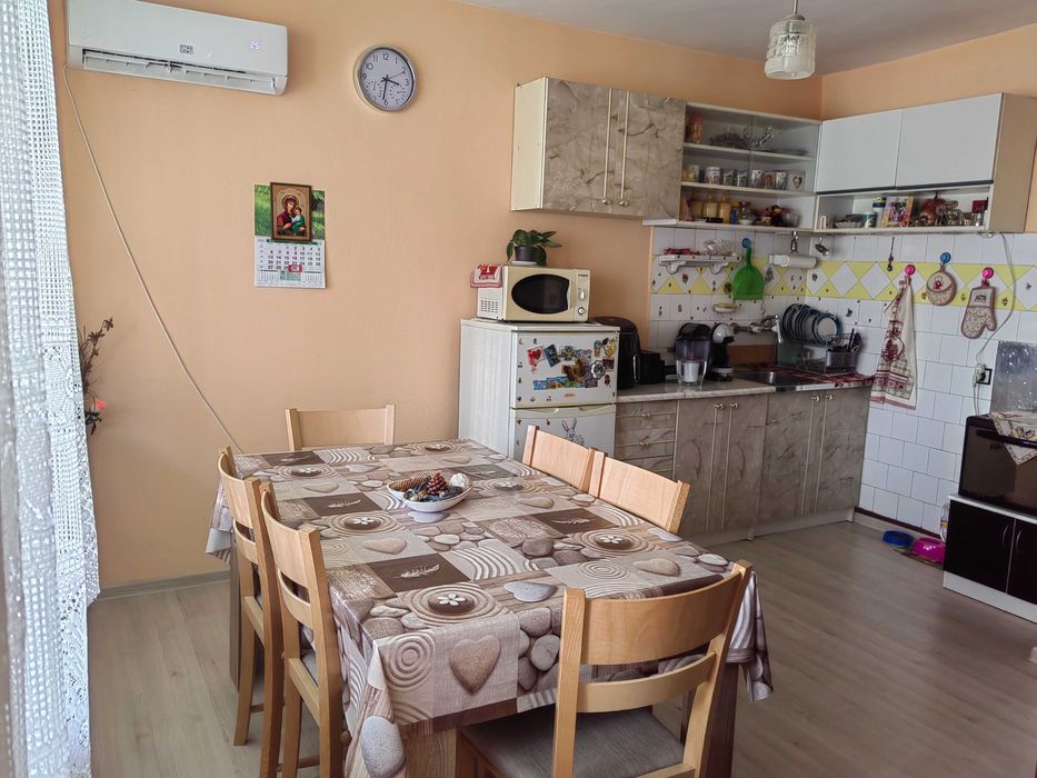 Продавам къща...