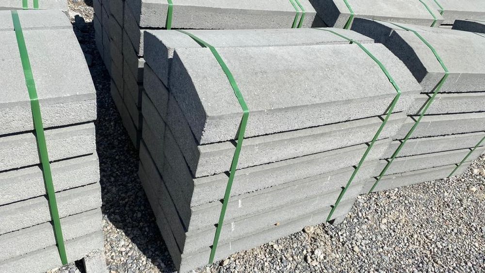 (бордюр, поребрик, брусчатка)