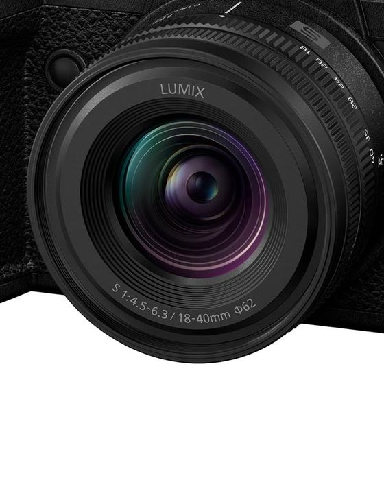 Aparat Foto Panasonic LUMIX DC-S5DN (body S5D si obiectiv 18 - 40 mm)