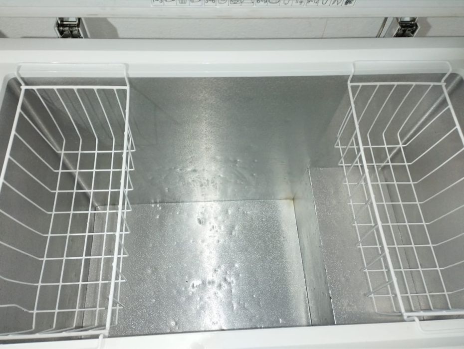 Продам морозильник HCE319R