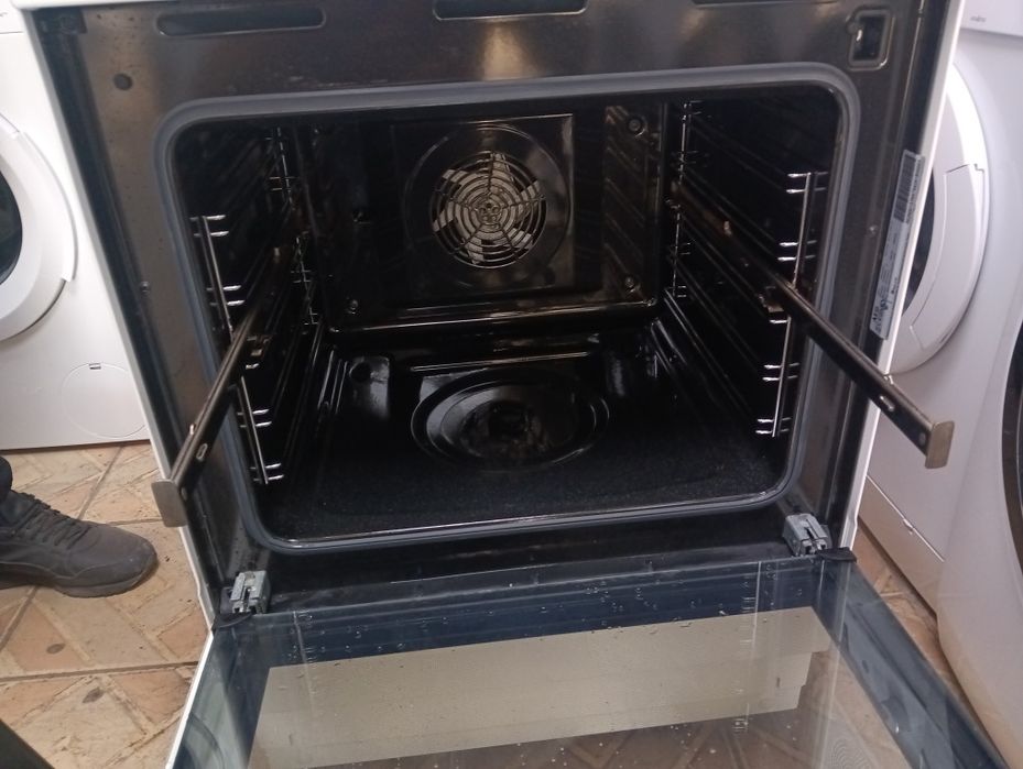 Свободно стояща печка с индукционни котлони Аег Aeg 2 години Гаранция!