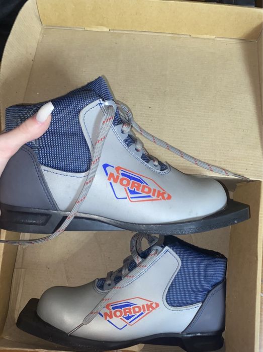 Лыжная обувь ,35 размер