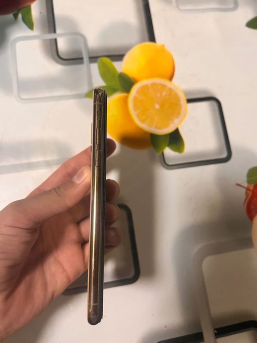 iPhone XS tegiga javob