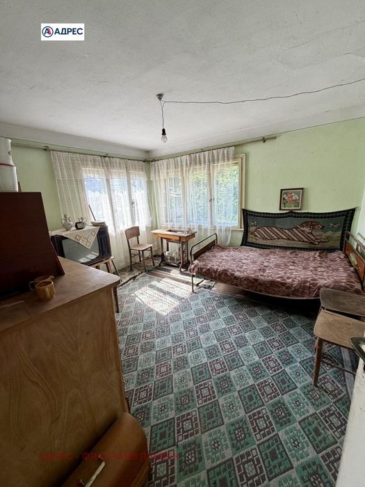 Къща в Ловеч, област-с.Калейца площ 82 цена 47000
