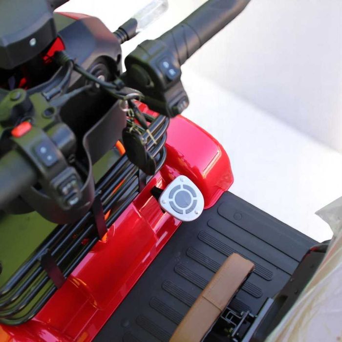 Електрическа триместна четириколка MaxMotors Х4 1500W