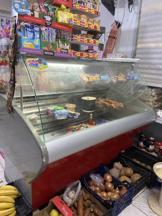 Витринный холодильник и морозильник