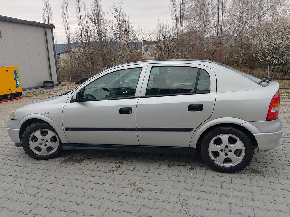 Опел Астра 2000 г  1.4