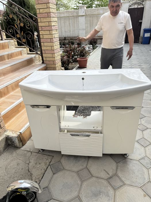 Раковина большая с зеркалом