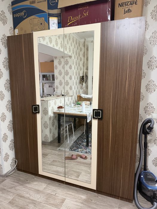 Шкаф сатылады  жаксы жағдайда