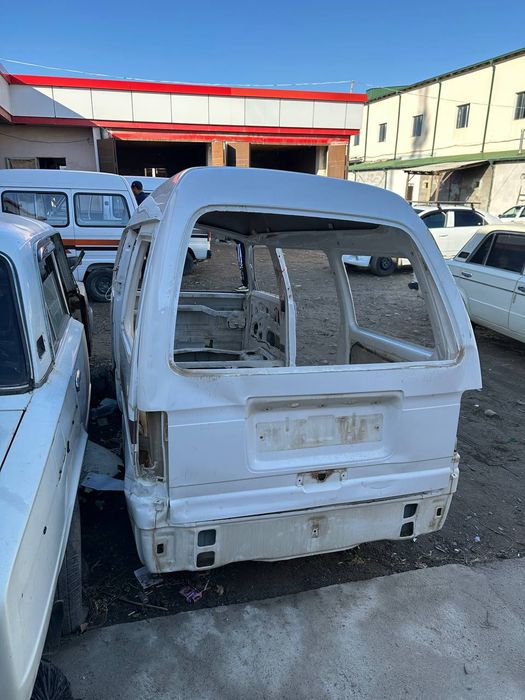 Damas kuzuf sotiladi