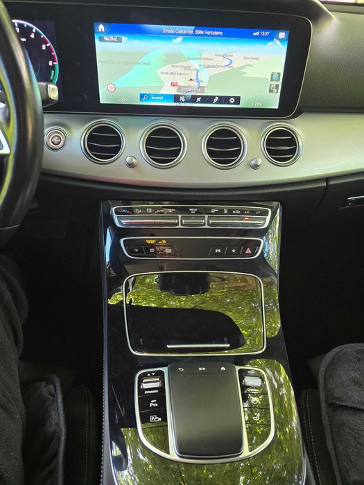 Mercedes - Benz E300 de 4Matic