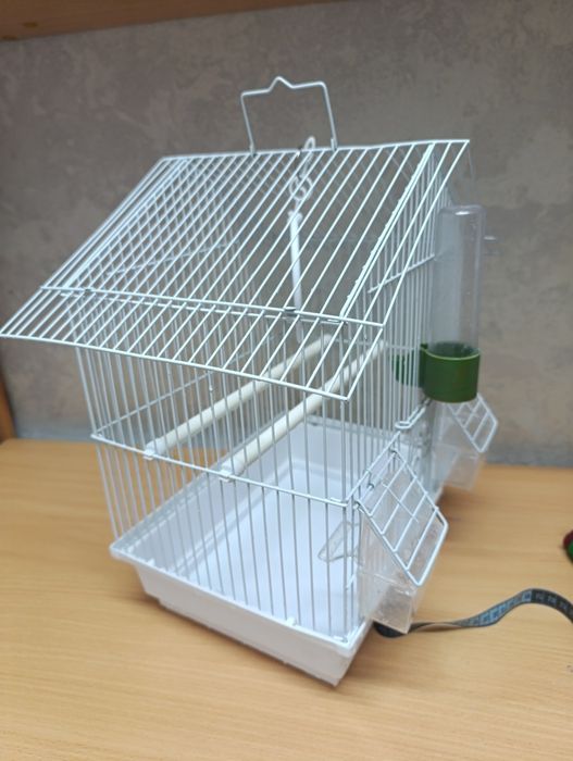 Продам клетку для папугаев