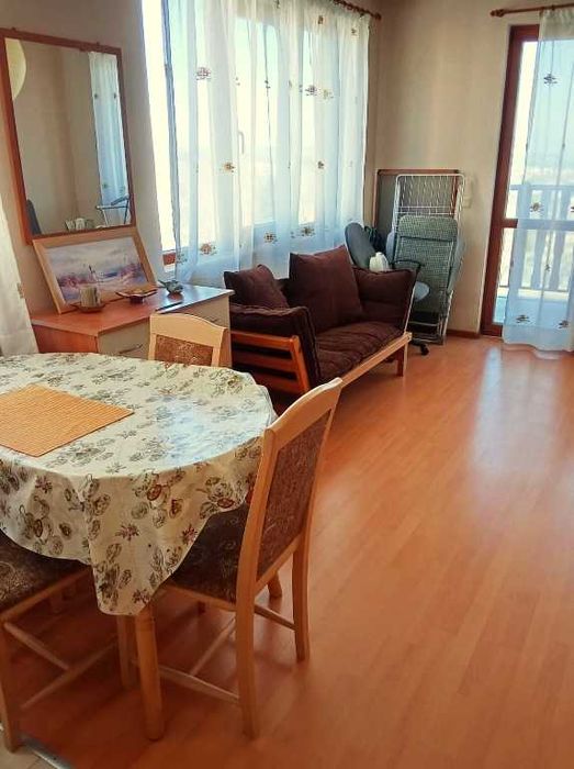 Продавам Двустаен апартамент гр.Обзор