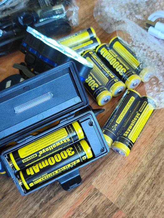 Комплект 3 в 1 челник 18000 лумена големи батерии 3000mAh