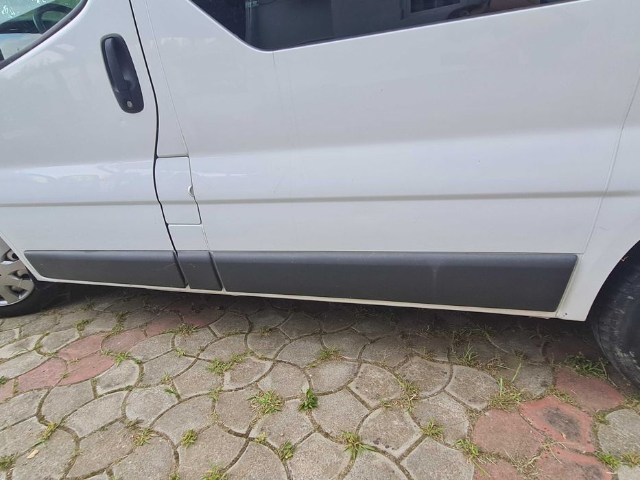 Renault trafic vând