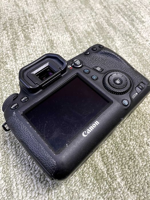 Canon 6D mark I DSLR 20 megapixeli