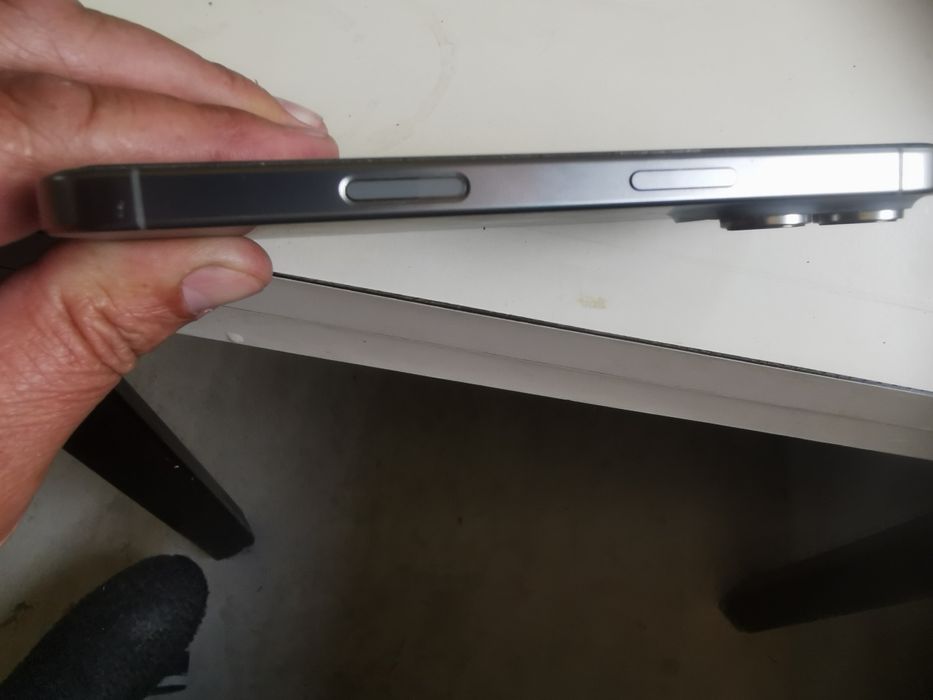 Vând IPHONE 16 pro