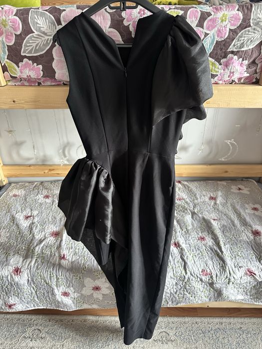 Вечерное черное платье