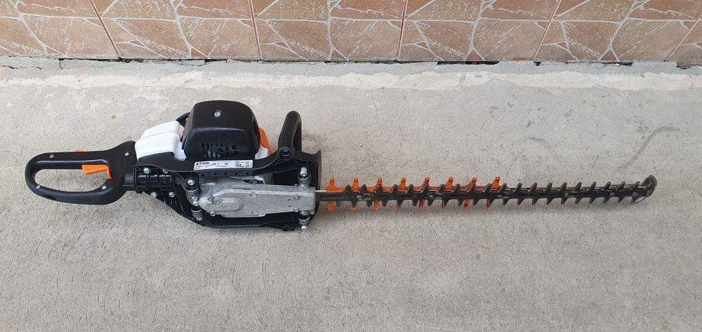 Foarfeca Stihl HS 82 T .
