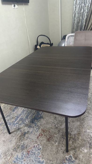 Продаю стол