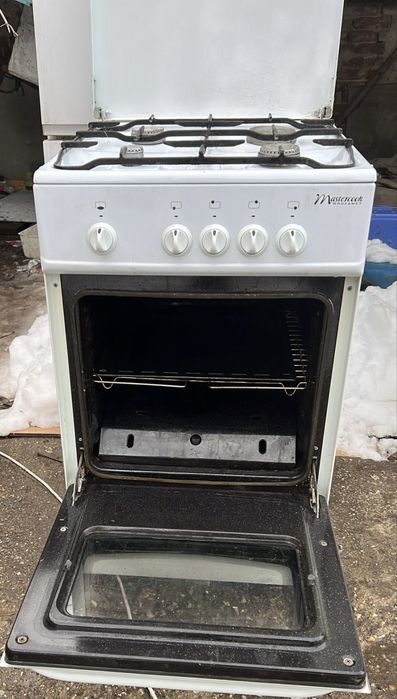 Aragaz Mastercook 4 ochiuri si cuptor, impecabil