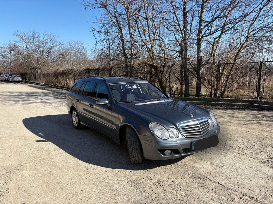 Vand sau schimb Mercedes E 220