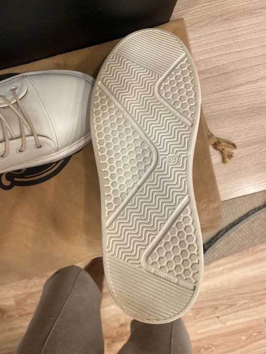 Продам кожаные белые кеды