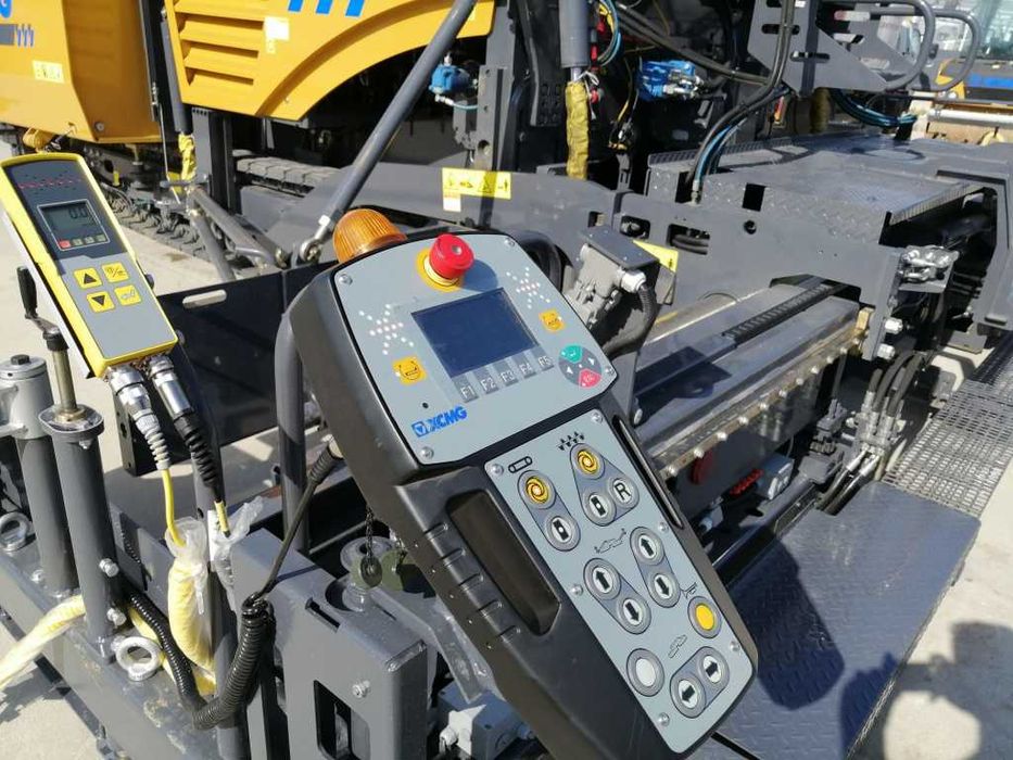 Гусеничный Асфальтоукладчик XCMG RP603 6 метров