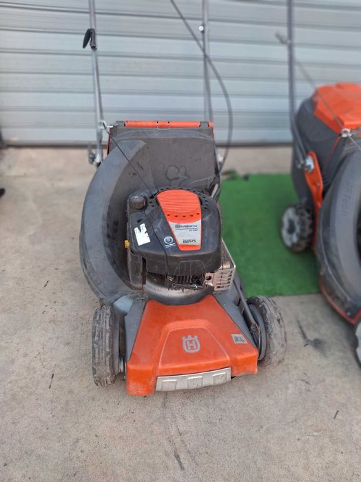 Бензинова самоходна косачка Husqvarna