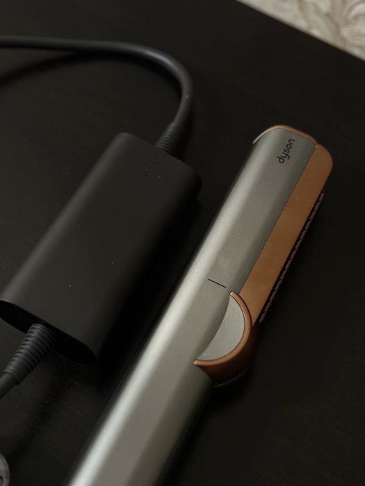 Dyson Airstrait выпрямитель