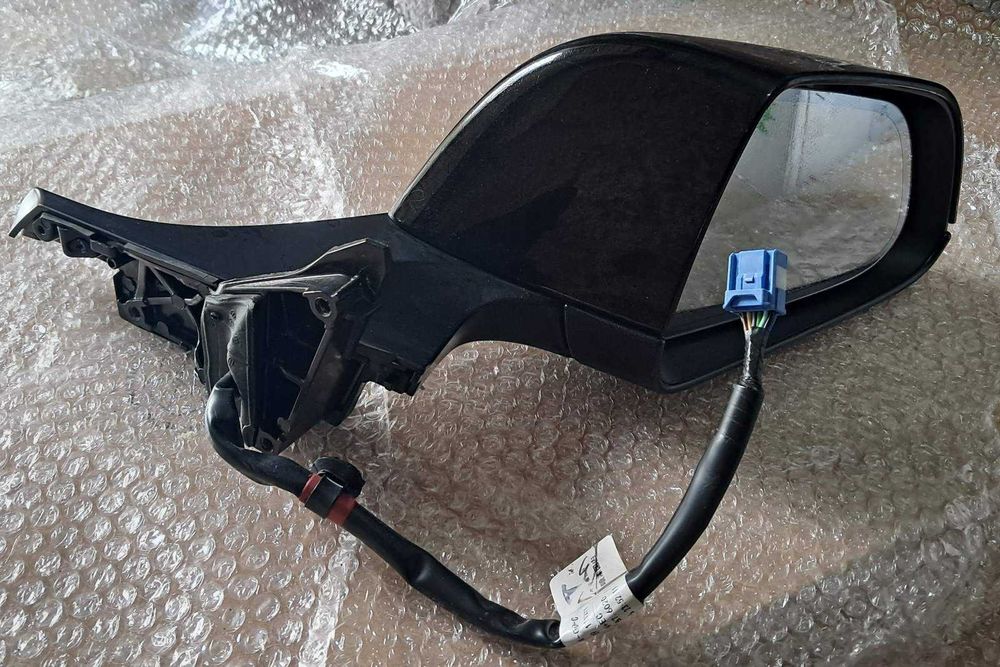 Огледала външни нови оригинални за Tesla  Y и Tesla  3