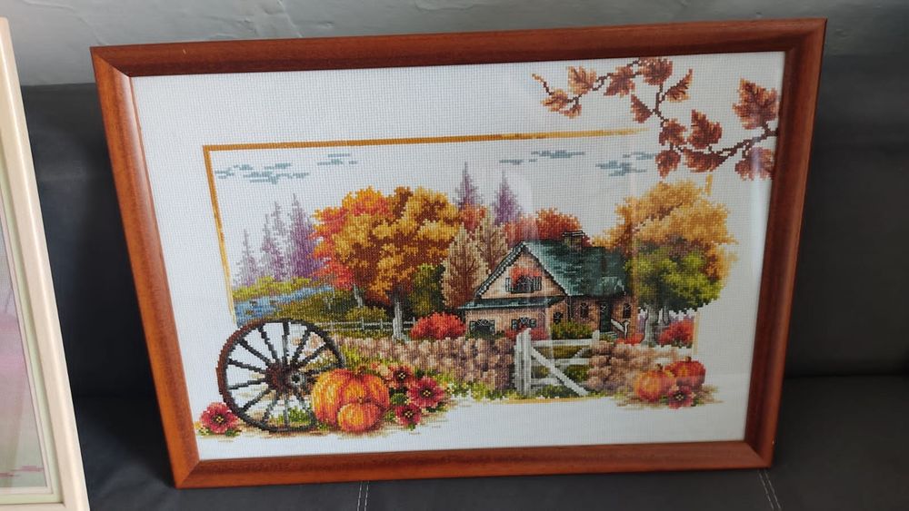 Продам картины вышитые вручную