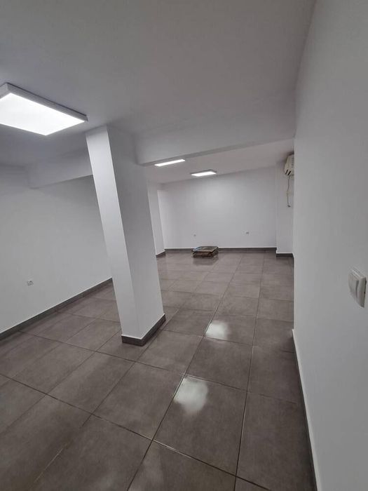 Дава се под наем Магазин в Бургас, Възраждане - 120 кв.м за 663 € - Снимка #1