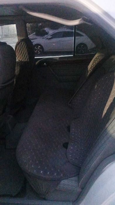 Mercedes-benz E200 Мерседес 900.000