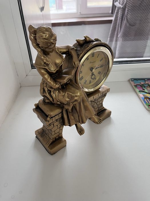 Кварцовые настольные часы