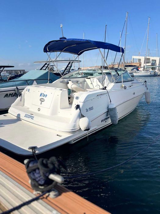 лодка RINKER 230
