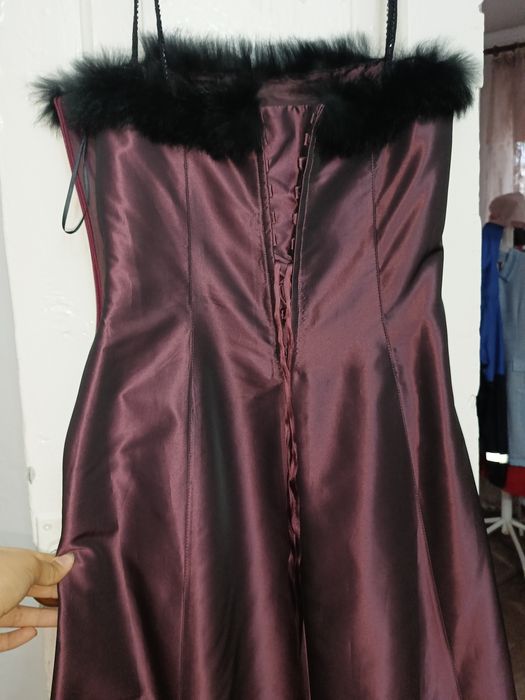 Продам платья.         .