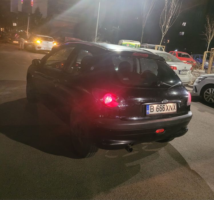 Vând Peugeot 206 coupe 1.4 diesel